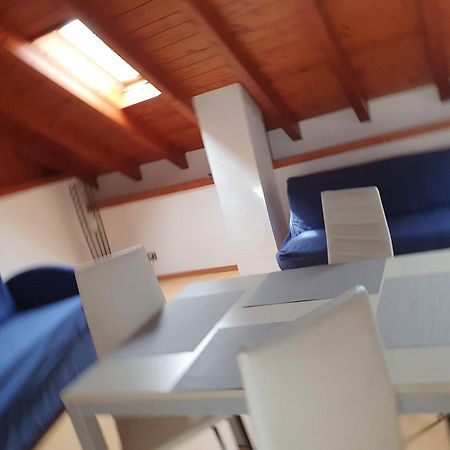 Appartamenti Vacanze E Camere Roccetta Fiorita Pettenasco Bilik gambar