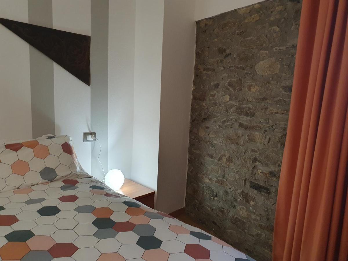 Appartamenti Vacanze E Camere Roccetta Fiorita Pettenasco Bilik gambar