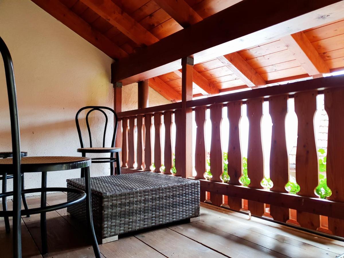 Appartamenti Vacanze E Camere Roccetta Fiorita Pettenasco Bilik gambar