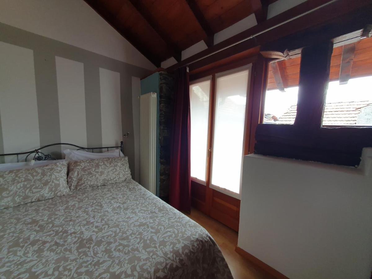 Appartamenti Vacanze E Camere Roccetta Fiorita Pettenasco Luaran gambar