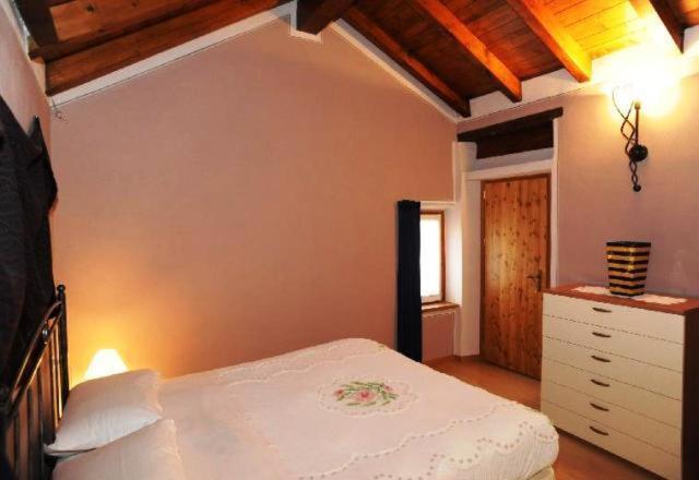 Appartamenti Vacanze E Camere Roccetta Fiorita Pettenasco Luaran gambar