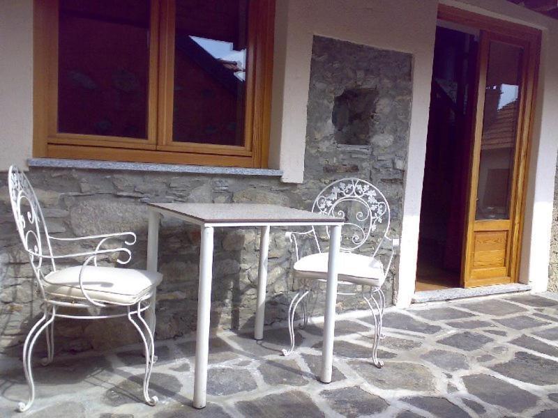 Appartamenti Vacanze E Camere Roccetta Fiorita Pettenasco Luaran gambar