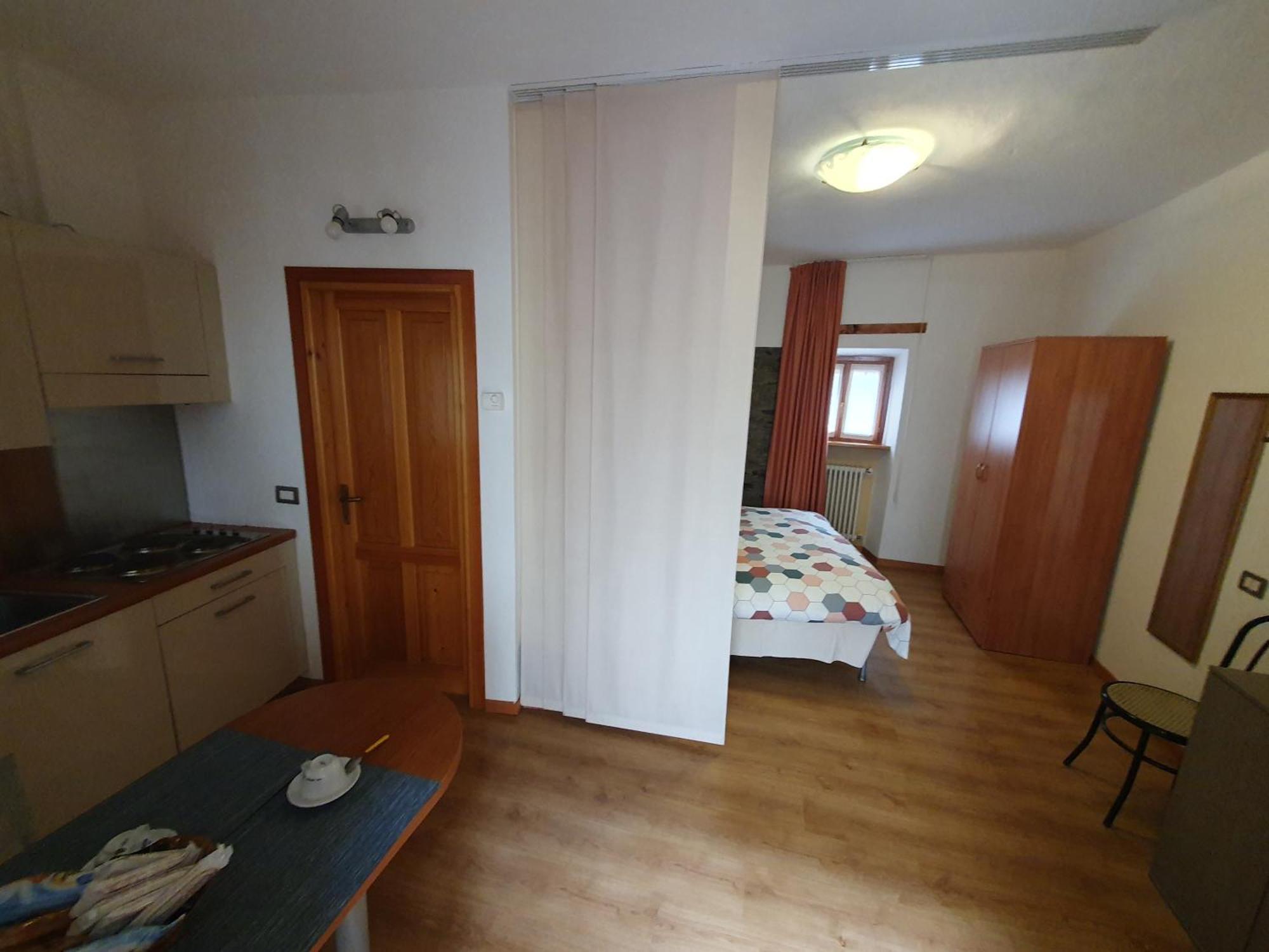 Appartamenti Vacanze E Camere Roccetta Fiorita Pettenasco Bilik gambar