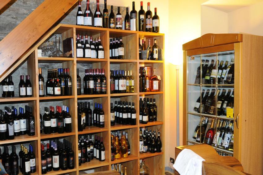 Appartamenti Vacanze E Camere Roccetta Fiorita Pettenasco Luaran gambar
