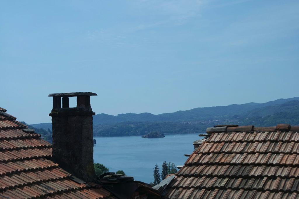 Appartamenti Vacanze E Camere Roccetta Fiorita Pettenasco Luaran gambar